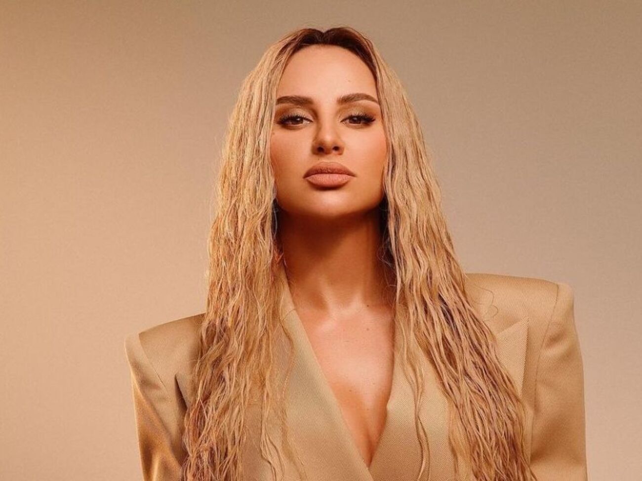 Бадоев рассказал, что Anna Asti в начале войны выехала из Одессы в Россию и не возместила ему расходы на подготовку съемки