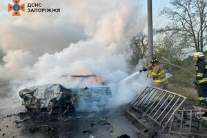 Після зіткнення Nissan X-Trail та Audi одна машина загорілася