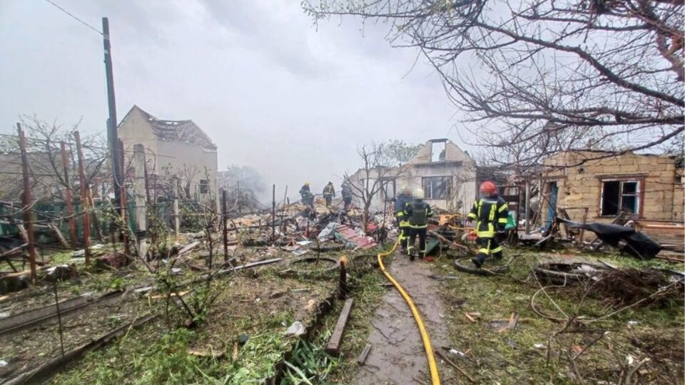 В результате российской воздушной атаки в Одессе повреждены не менее 20 частных домов, отметили в прокуратуре