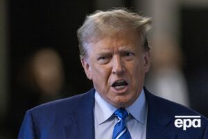 Трамп фактично пом'якшив свою опозицію допомоги Україні в останні дні, промовчавши в день голосування і відмовившись від тиску на республіканців, зазначила NYT