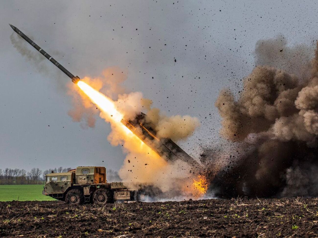 Проти мирного населення російські окупанти, попередньо, використали РСЗВ "Смерч", зазначили в Донецькій обласній прокуратурі