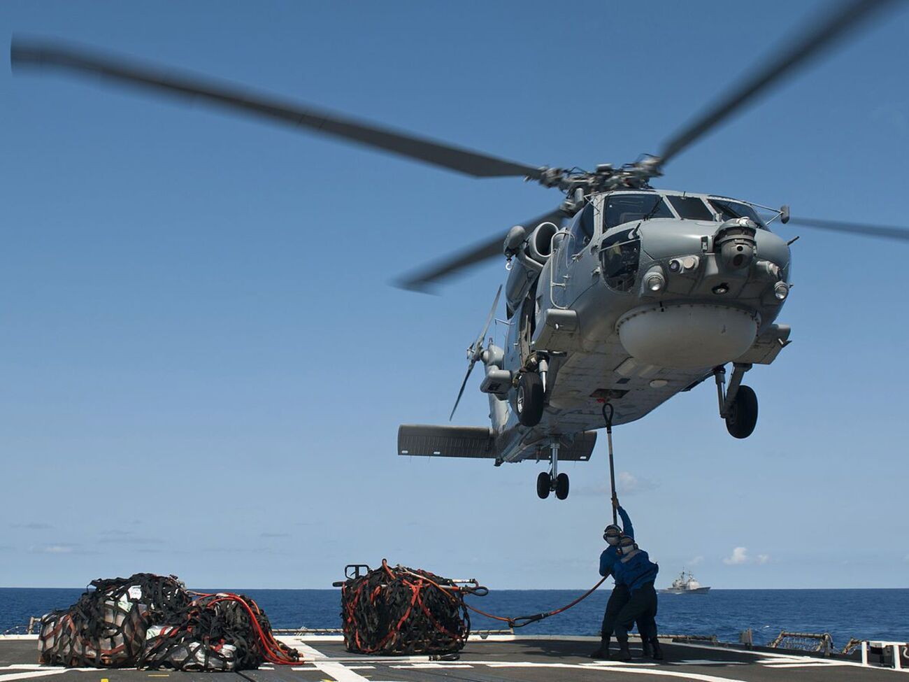 В каждом вертолете было по четыре члена экипажа