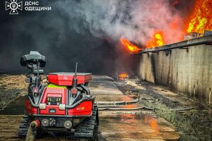 Пожар ликвидируют с помощью роботов