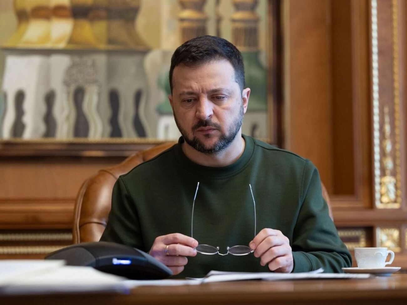 Кравец до избрания Зеленского президентом Украины в 2019 году играла роль его супруги в постановках студии "Квартал 95"