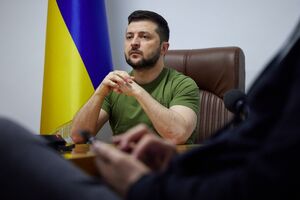 На засіданні ставки 22 квітня Зеленський порушив три основні питання: фронт, зброя, захист