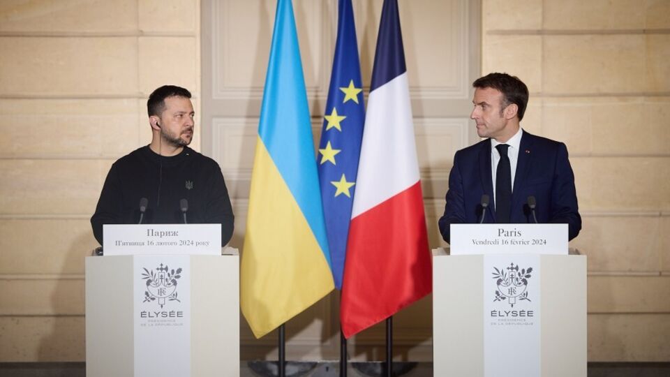 Зеленский заявил, что любой формат перемирия с РФ является ложью и Макрон "это знает"