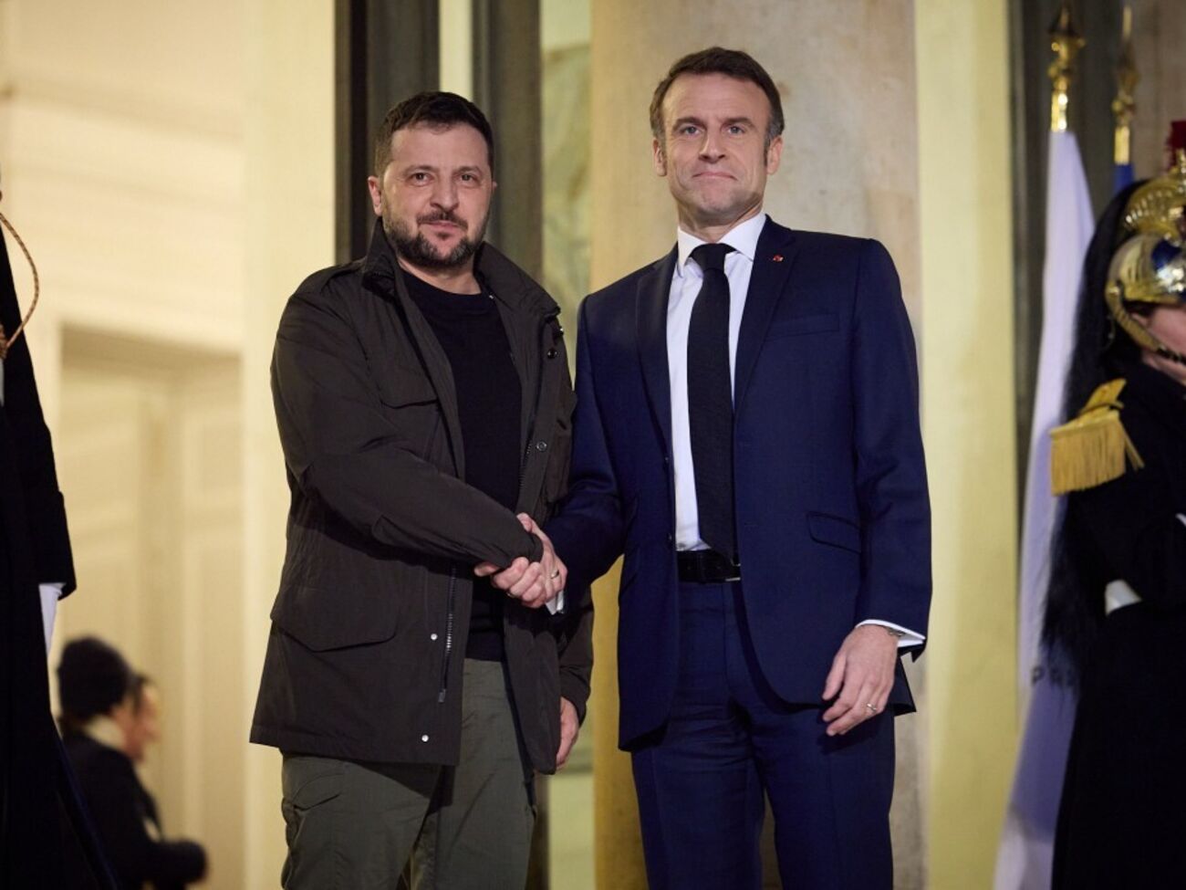 Макрон обіцяв здійснити візит в Україну, зазначив Зеленський