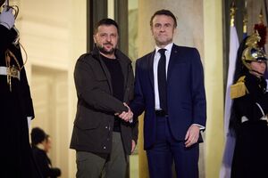 Макрон обіцяв здійснити візит в Україну, зазначив Зеленський