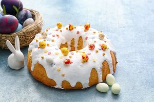 Глазурь нужно наносить быстро, пока она не застыла