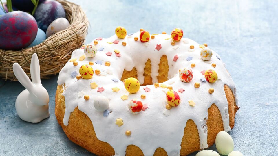 Глазур потрібно наносити швидко, поки вона не застигла