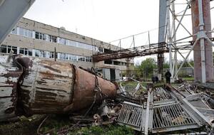 Специалисты анализируют степень повреждения телевизионного оборудования башни