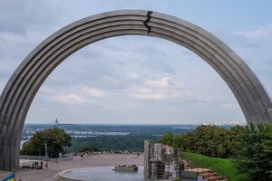 По такой логике станцию метро "Дружбы народов" нужно было не переименовывать, а закрыть полностью, заявил журналист