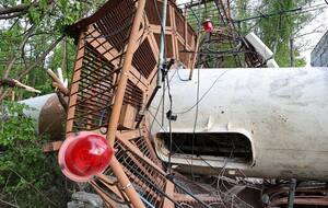 По подсчетам Синегубова, обрушилась часть телебашни высотой более 100 м