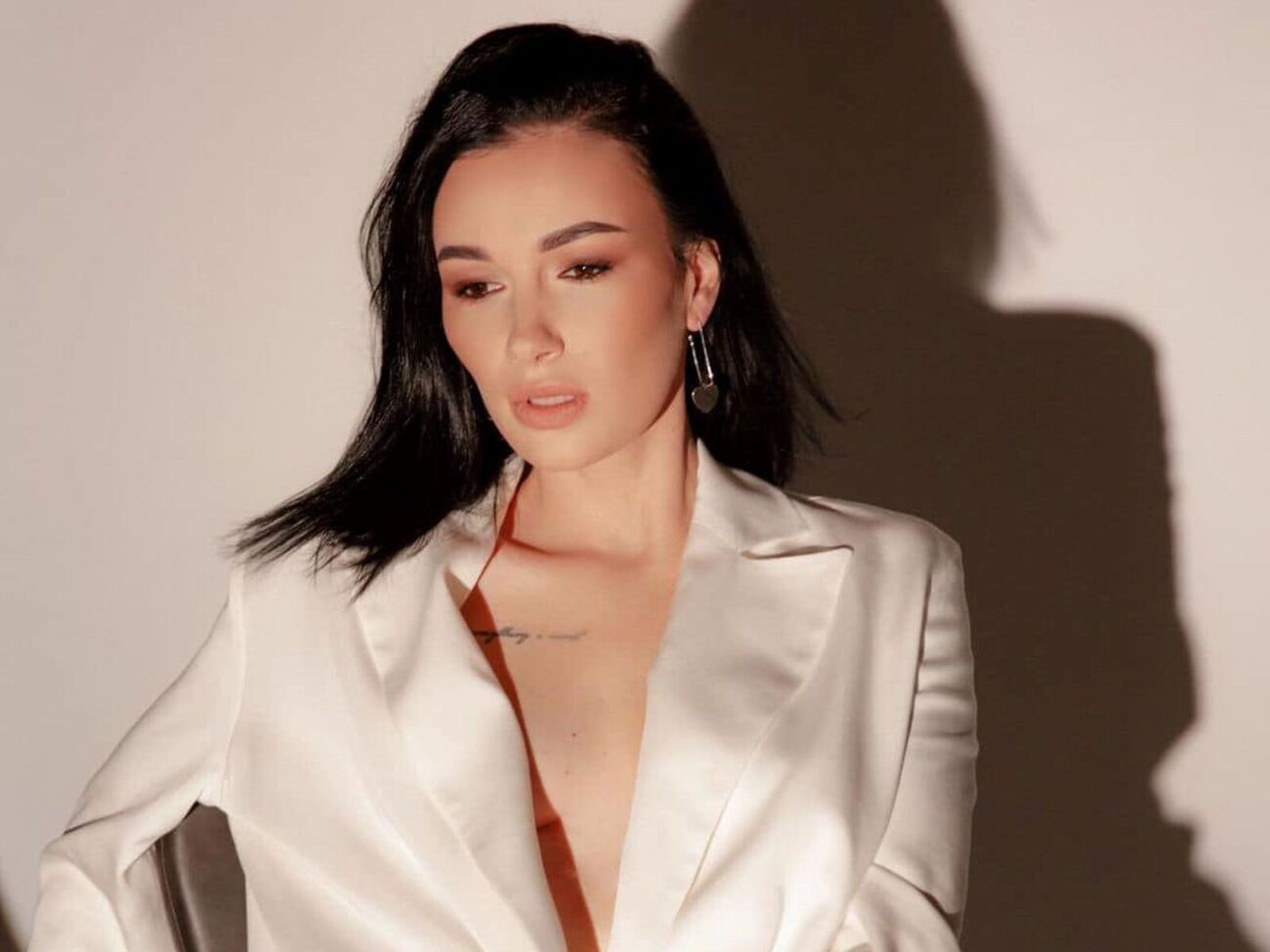 Приходько: Скажу тільки одне – на "Фабрику" я потрапила через обман, насправді мені було не 20, а 16