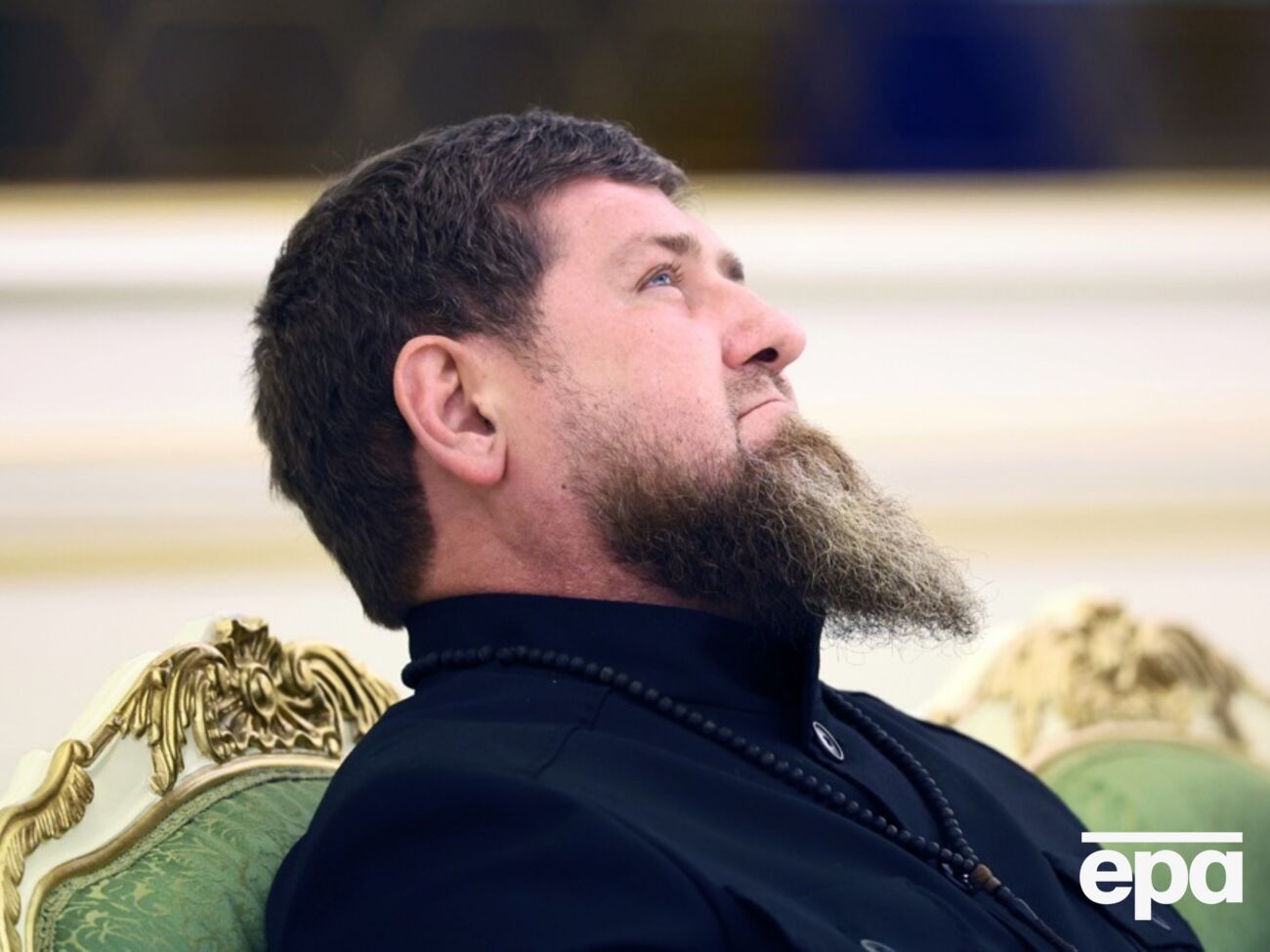 Кадиров не коментує інформації про своє невиліковне, за даними "Новой газеты. Европа", захворювання, але одразу після розслідування почав публікувати більше відео