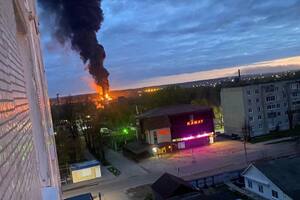 У мережі публікують фото й відео пожежі