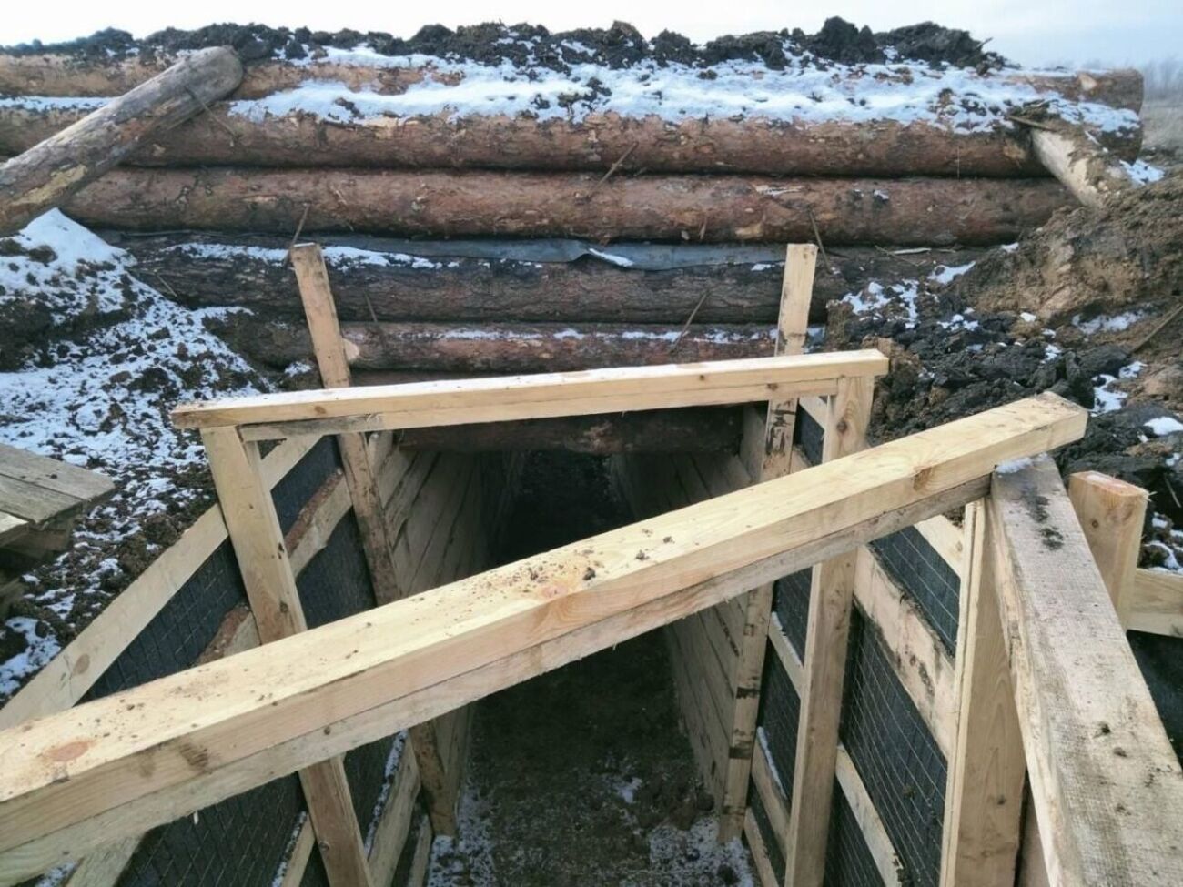 Зведення фортифікацій триватиме, розповіли в компанії