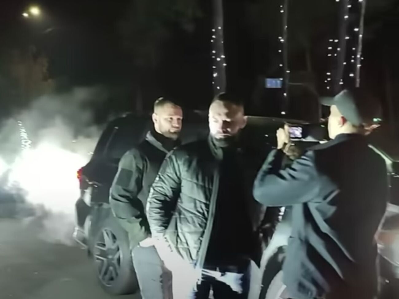 Ткач сообщал, что один из охранников бил по камере, а также ударил журналиста