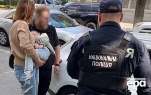 Жінку затримали під час передання дитини, заявляють у прокуратурі