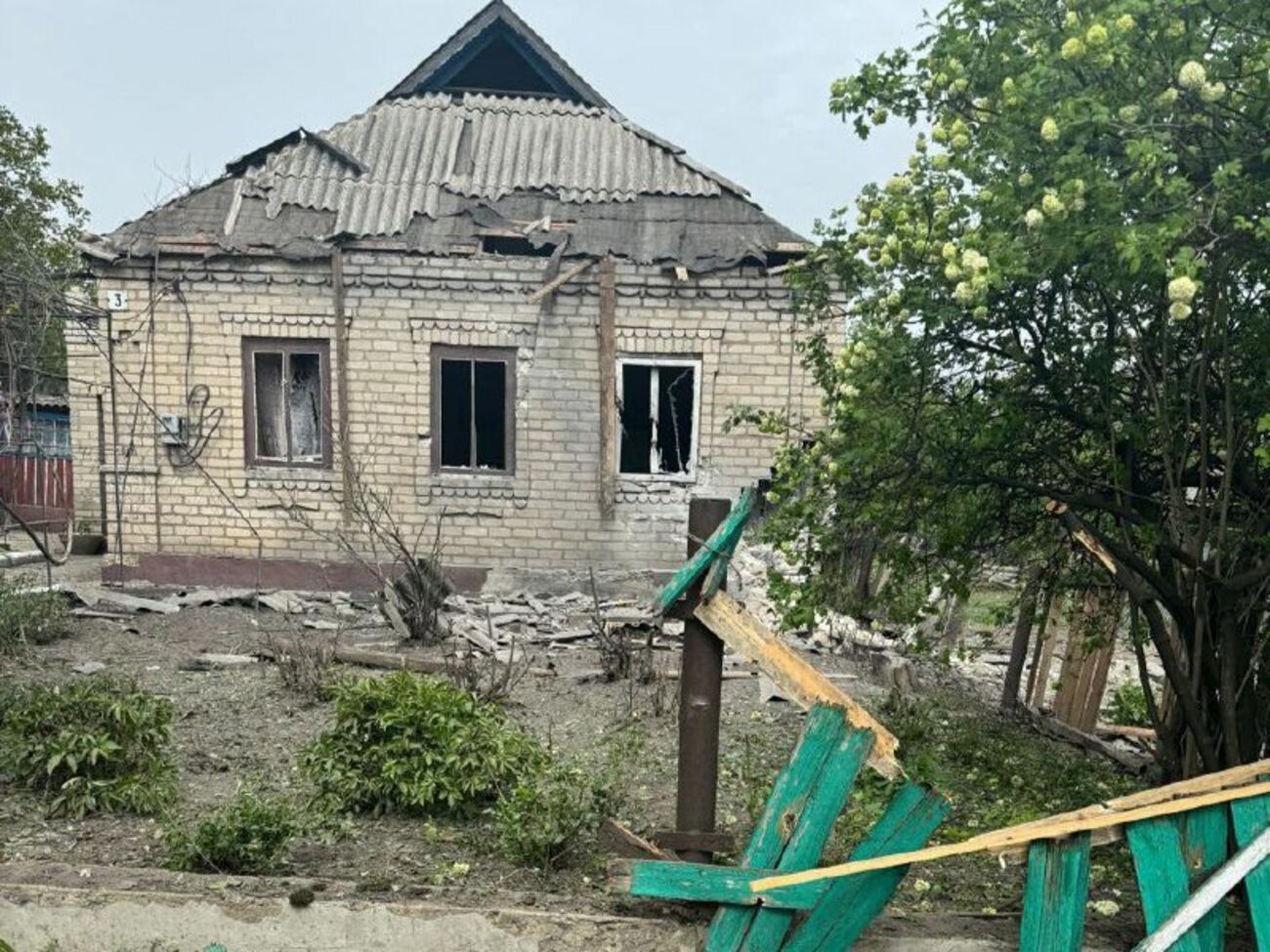 За попередньою інформацією, по селищу Удачне росіяни вдарили ракетою