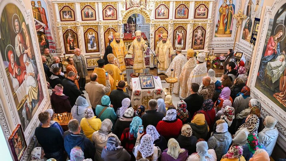 В ПЦУ подчеркнули, что современные женские брюки ничего общего с мужской одеждой не имеют