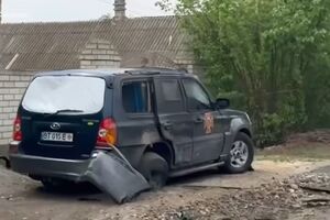 Російські дрони 25 квітня пошкодили техніку рятувальників у передмісті Херсона, зазначили в ГУ ДСНС у регіоні