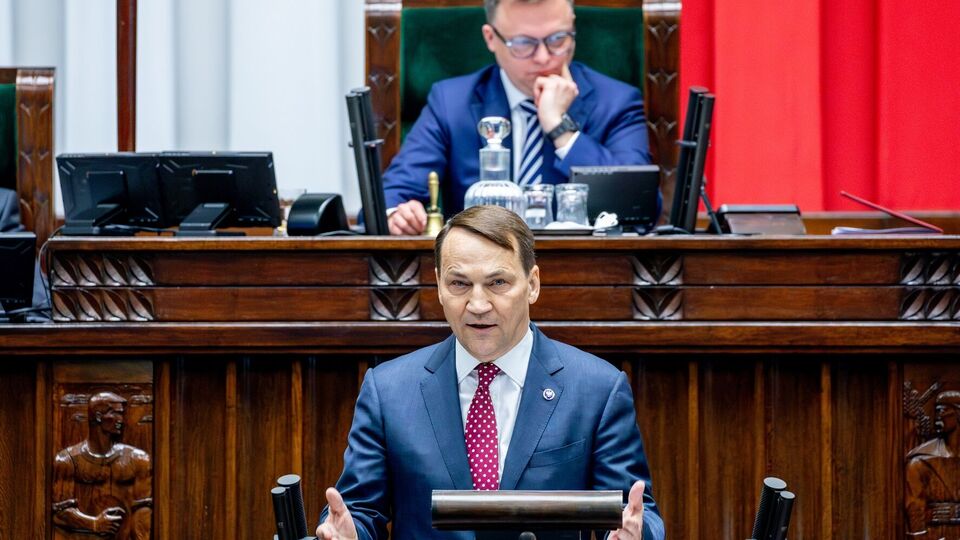 Сікорський виступив перед парламентом