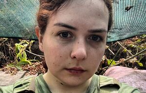 Парамедикиня Пташка: Я важу 85 кг, користуюся соцмережами, курю і, блін, живу