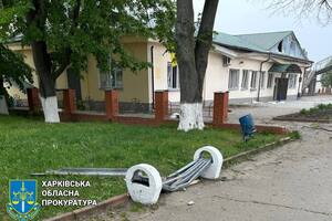У Балаклії від місця прильоту на відстані 15 метрів стояв електропоїзд із людьми, зазначали в ОВА