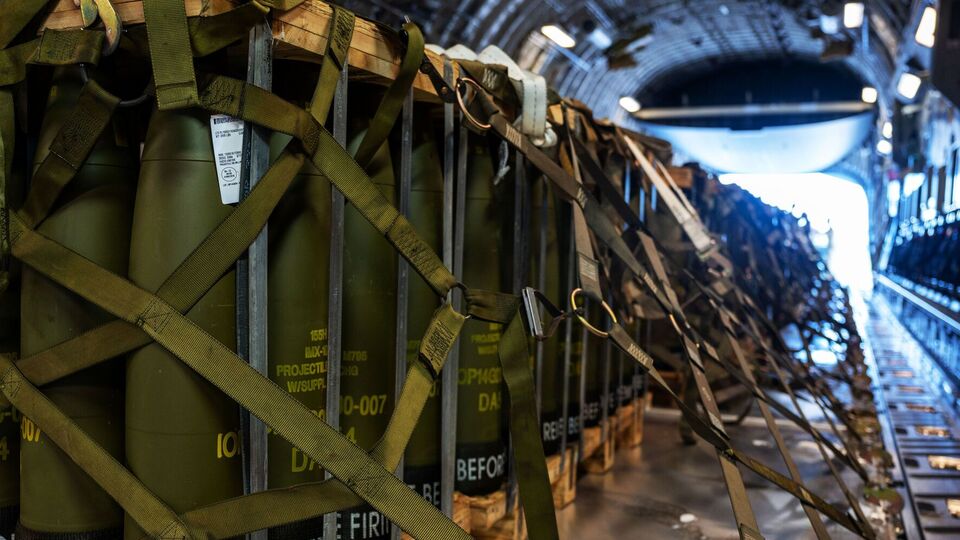 У пакет від США увійдуть боєприпаси до Patriot, NASAMS, HIMARS, артснаряди, дрони й ракети класу "повітря – повітря", розповіли ЗМІ