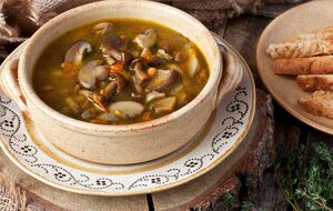 Грибну юшку потрібно подавати гарячою