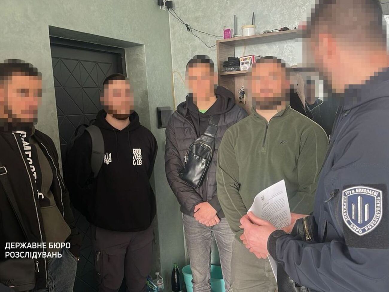 Военный, который, по версии ГБР, помогал подозреваемым в нападении на полицейских скрываться и готовиться к побегу из Украины, задержан