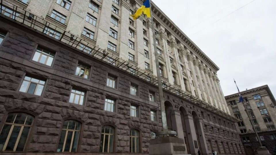 В КГГА сообщили, что делают все возможное, чтобы перевезти пациентов и медиков в безопасное место