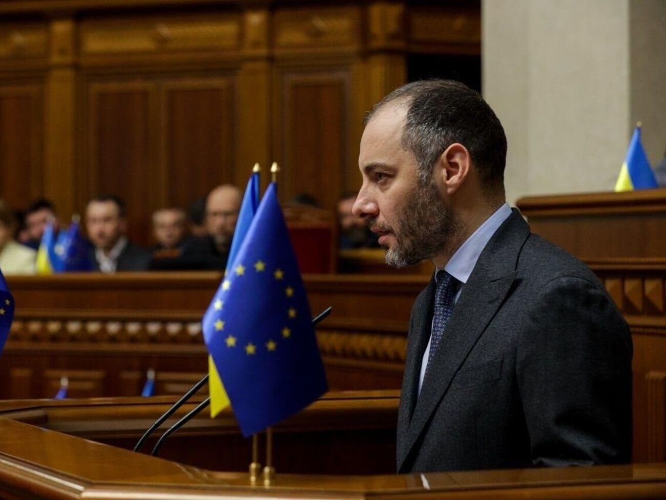 Кубраков зазначив, що захист об'єктів генерації енергії – ТЕЦ, ТЕС або ГЕС – ніколи не належав до відповідальності міністерства