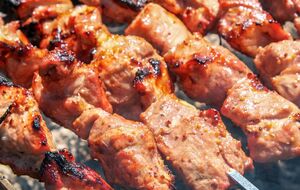 Для шашлику Клопотенко рекомендує використовувати свинину