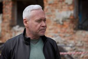 На месте прилета работают экстренные службы, отметил Терехов