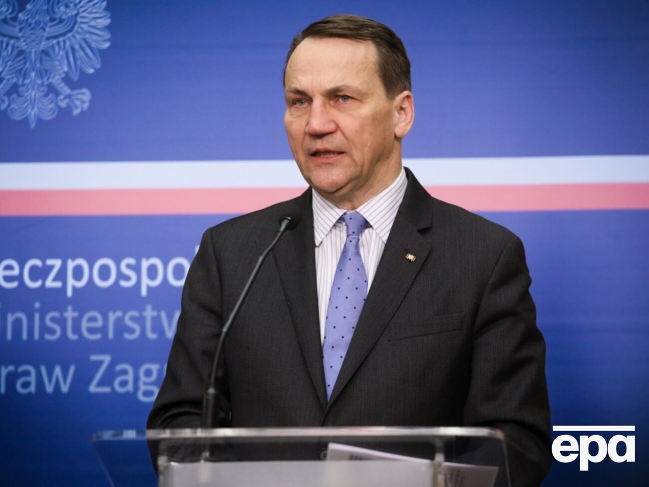 Сикорский призвал остановить РФ