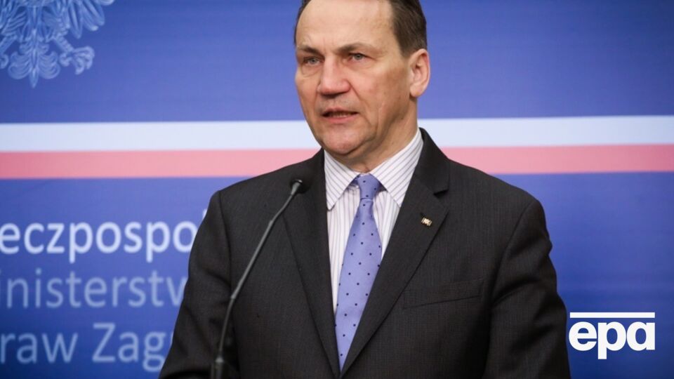 Сікорський закликав зупинити РФ