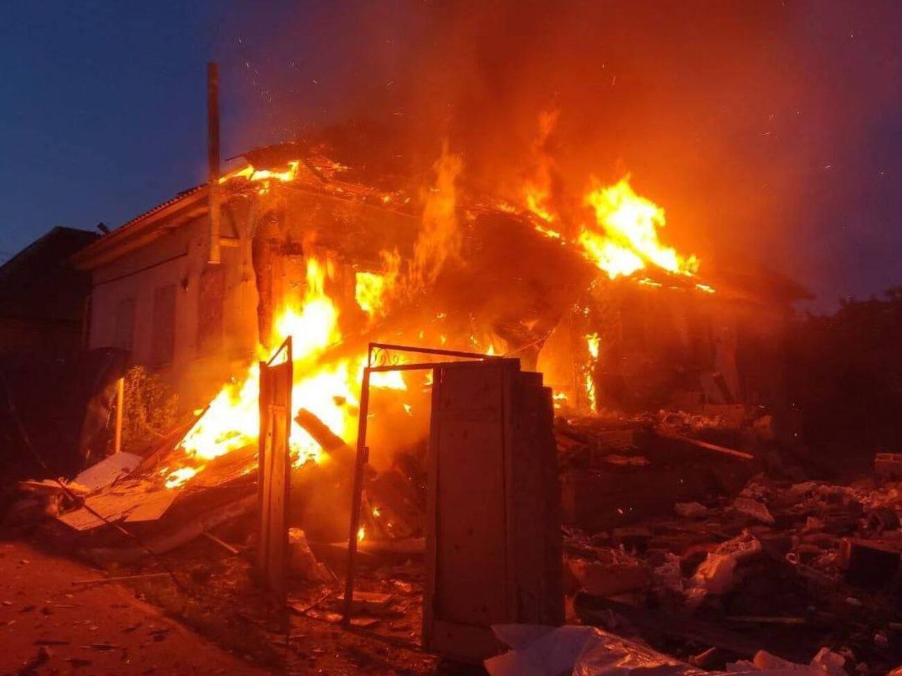 Оккупанты снова били по Никополю, всего обстрелам за сутки подверглись девять украинских областей