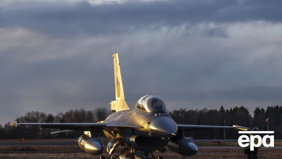 Украина готовит инфраструктуру и методики для защиты F-16 от оккупантов, которые будут стремиться поразить самолеты на аэродромах, заявил Евлаш