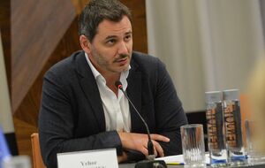 Со снарядами ситуация на фронте начала улучшаться, но нехватка людей только увеличивается. Отдельные позиции неделями без ротации удерживают три-четыре бойца