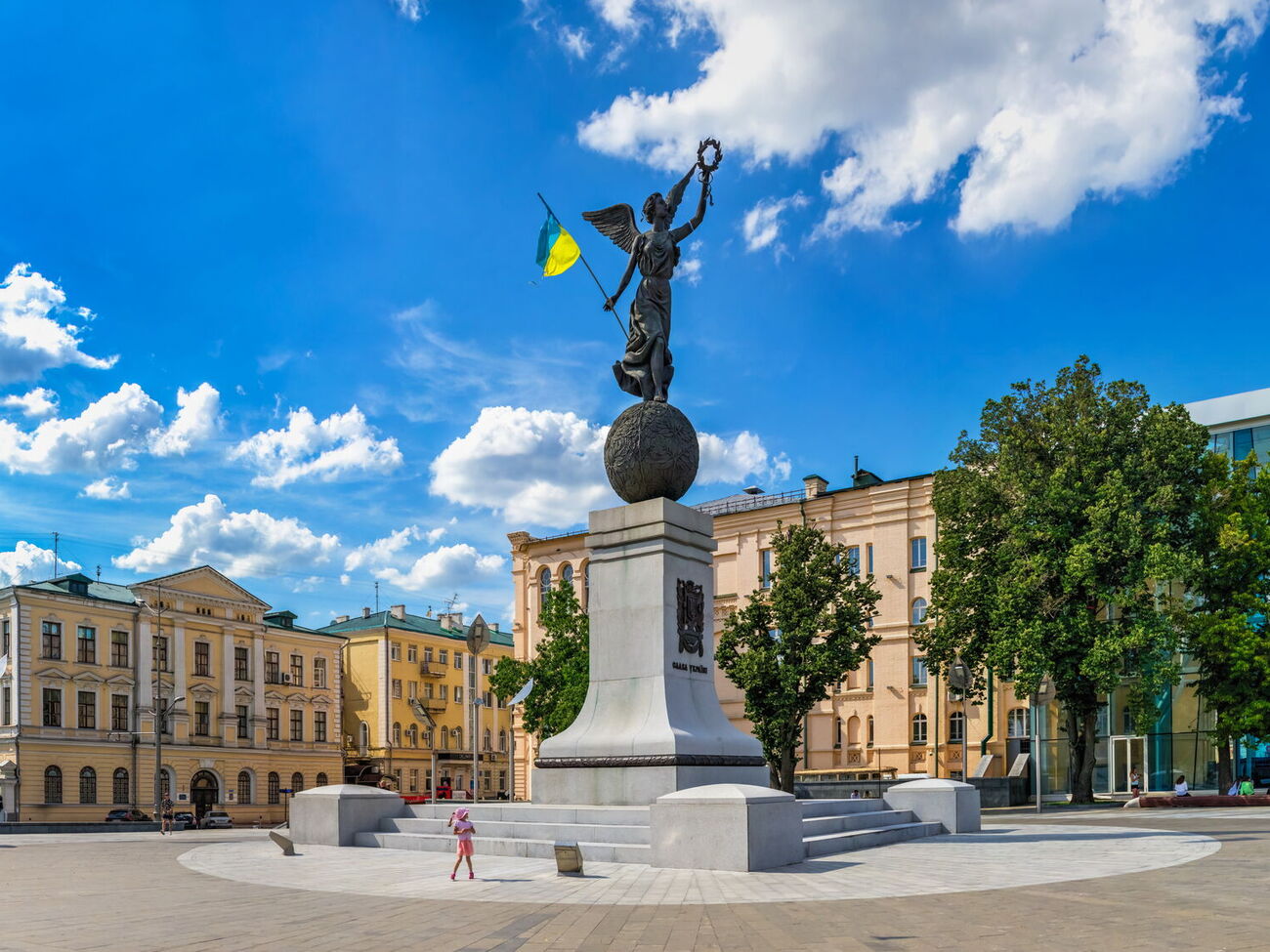 Окупанти регулярно обстрілюють Харків