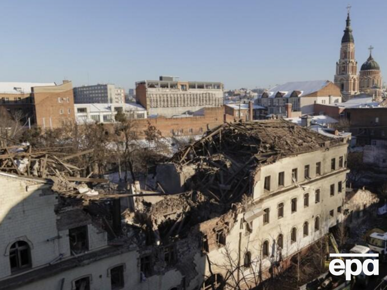 Оккупанты разрушают Харьков практически каждый день, для защиты города требуется усиление ПВО, заявил Зеленский