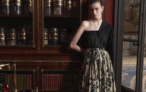 Так выглядит трендовая рубашка Dior