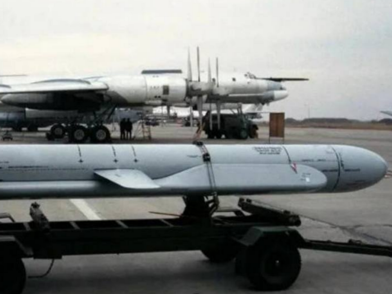 Россия не хочет снижать запас ракет ниже уровня в 900 единиц, поэтому нанесет по Украине до паузы еще максимум два-три массированных удара, считают в ГУР