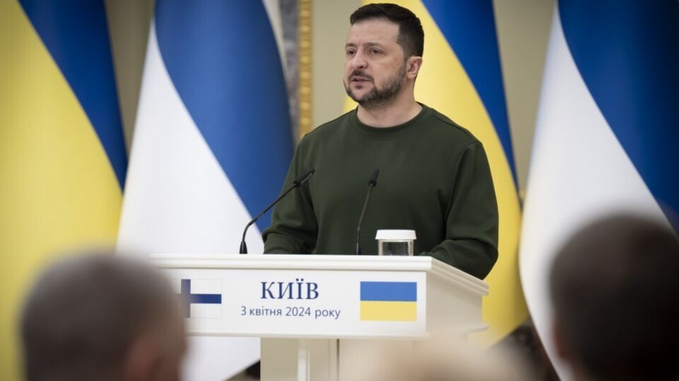 Зеленский: Украинцы доказывают свою силу на поле боя