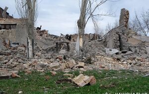 В результате российского обстрела в Селидово повреждены семь админзданий, 12 многоэтажных и восемь частных жилых домов, отметили в ОВА