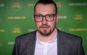 Виталий Безгин (на фото) не декларировал деньги от продажи квартиры в оккупированном Крыму, заявил экс-нардеп Береза