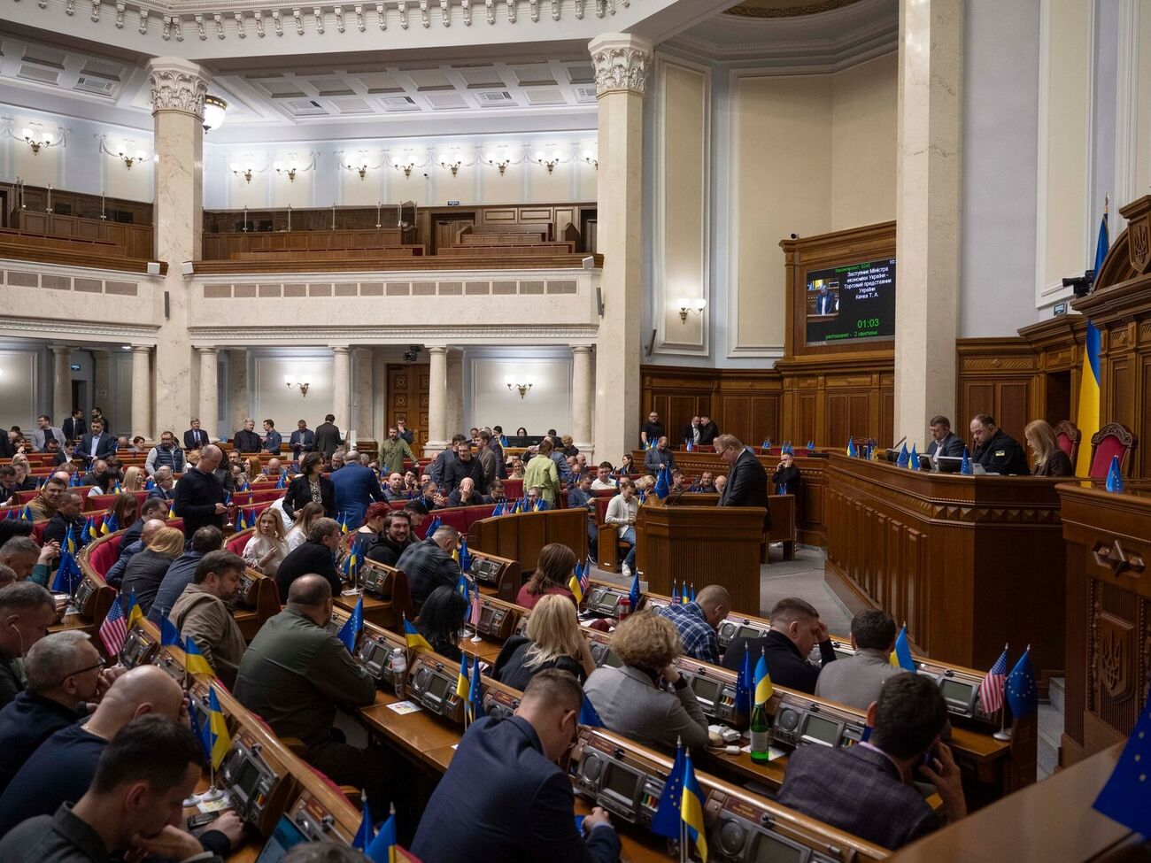 Сьогодні у ВР чинними вважають 400 депутатів