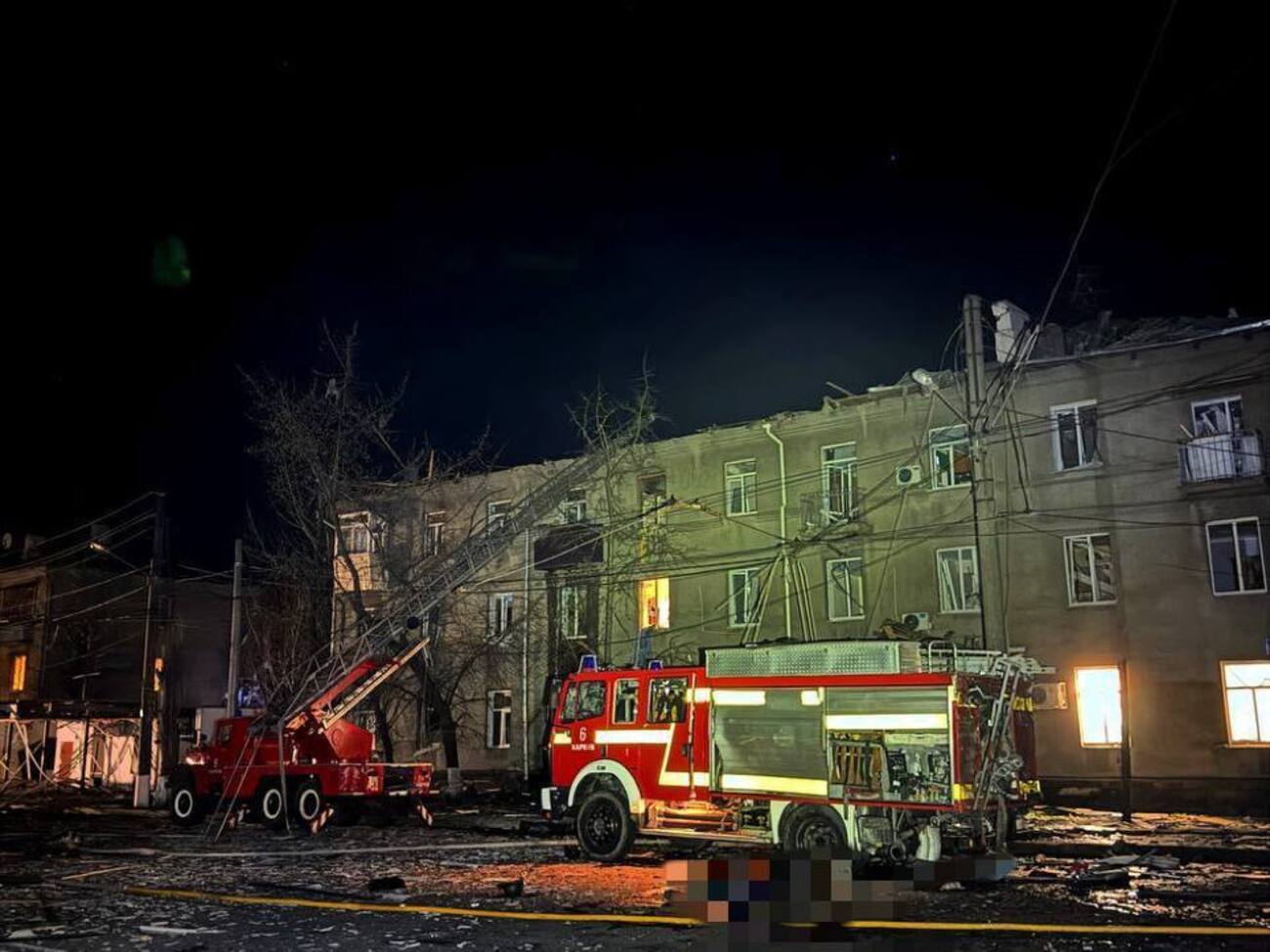 Один із Shahed окупантів влучив у житлову триповерхівку